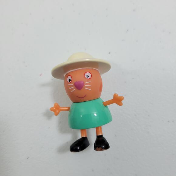 Peppa Pig Picnic And Assorted Figures 2.5" Size 82923-1M3 - Picture 2 of 4